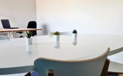 Bureau à la Rochelle avec table de réunion