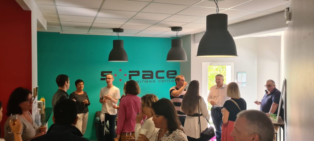 Réseautage en centre d'affaires à La Rochelle