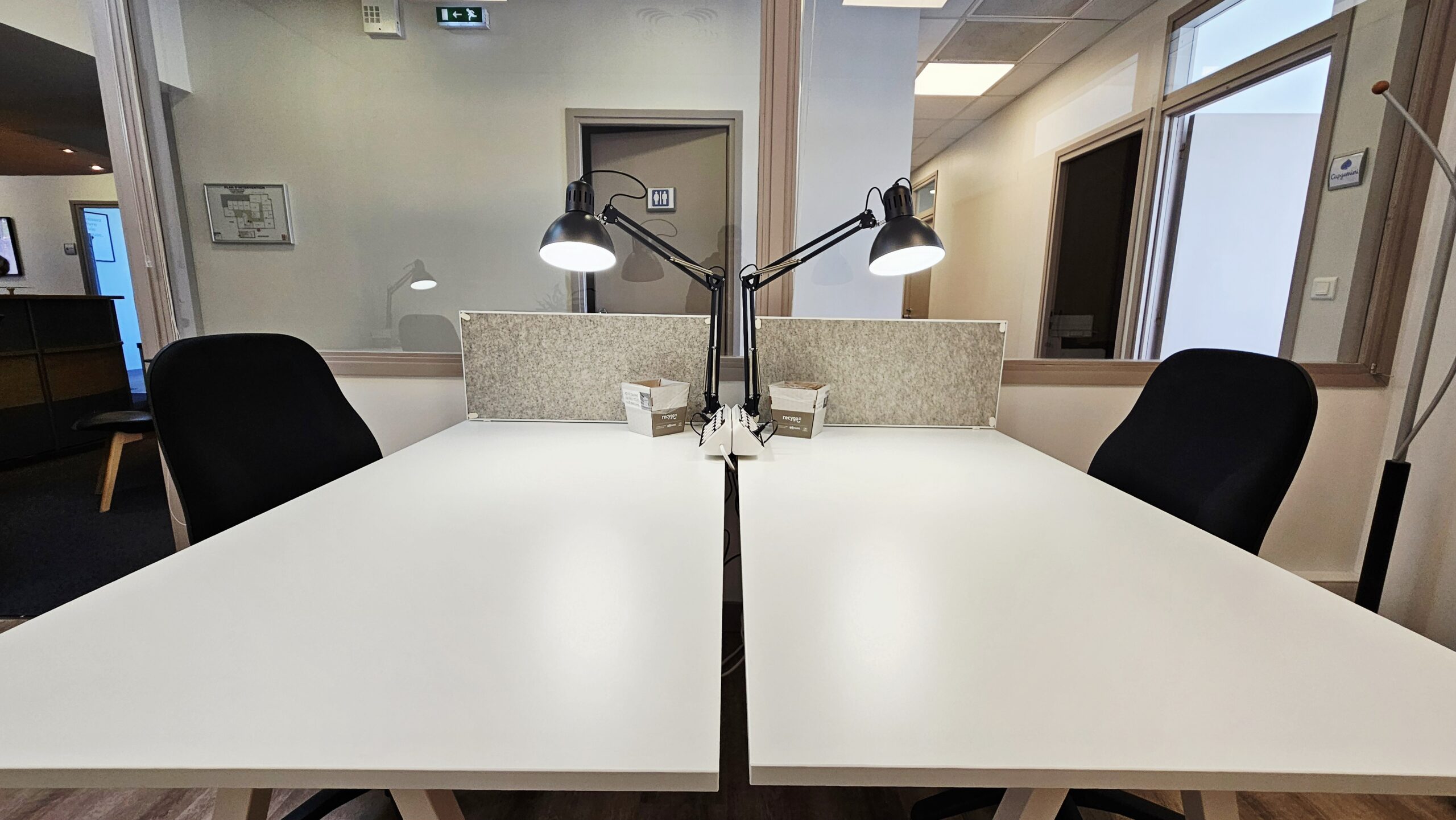 Bureau Sydney - La Rochelle Table ronde pour réunion - Bureau La Rochelle