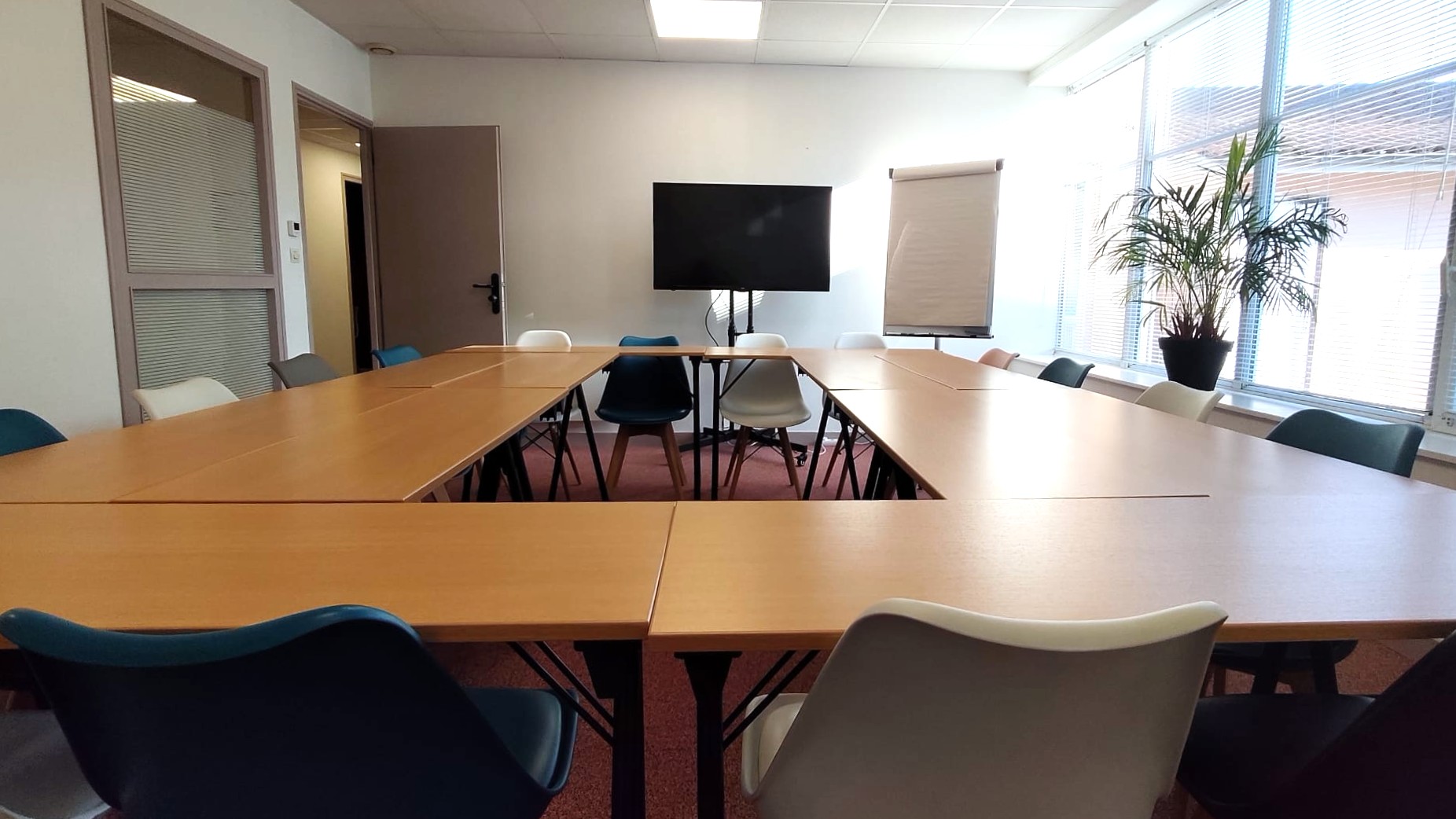 Location de Locaux Professionnels - équipe de 9 personnes à La Rochelle
